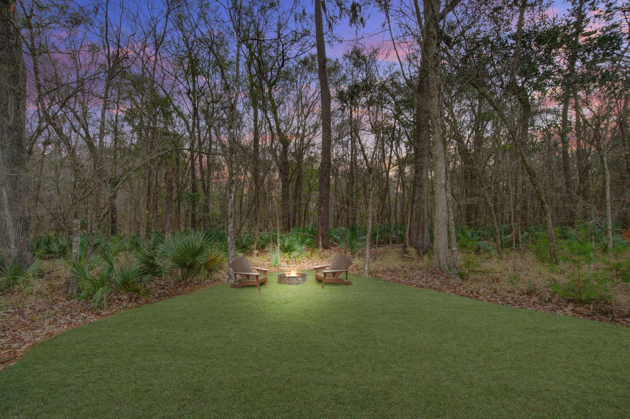 695 Jancus Street Photo 6