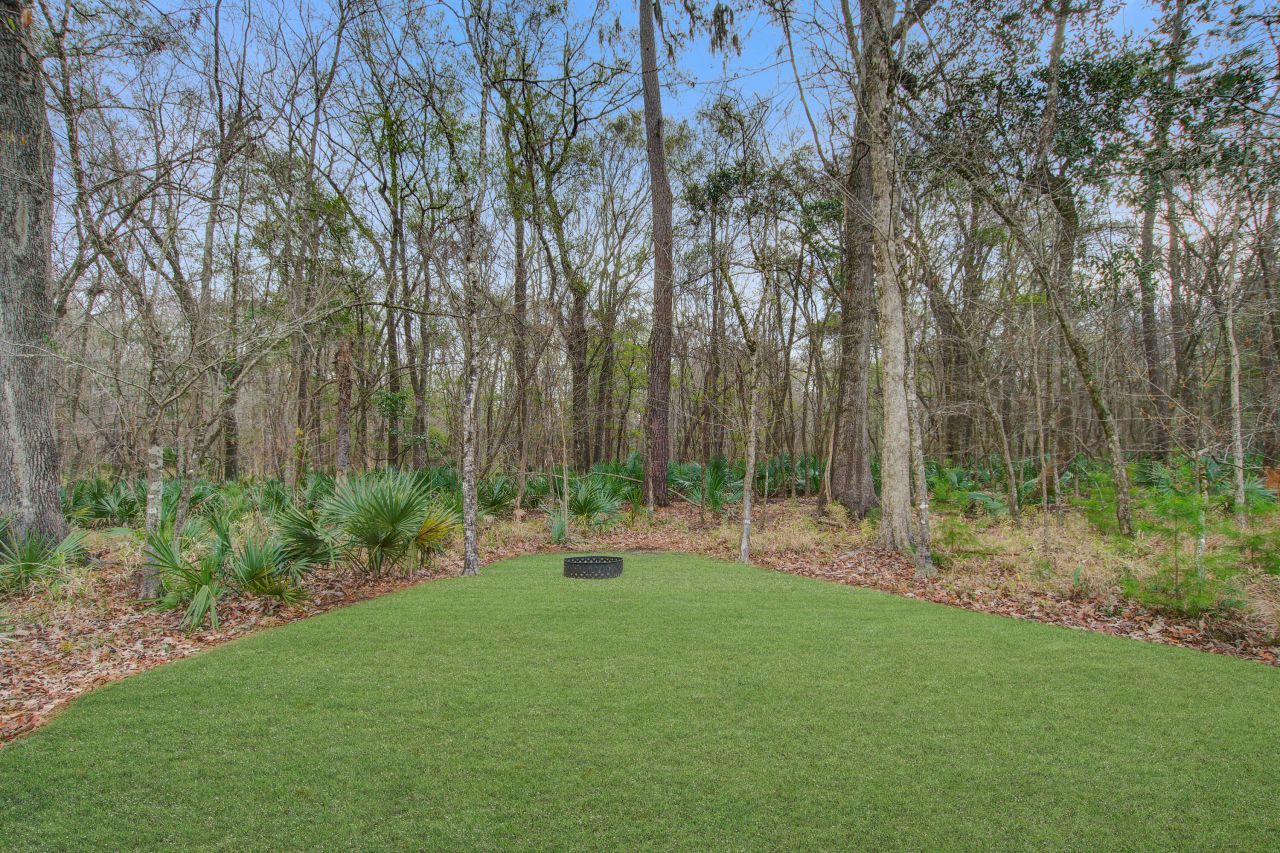 695 Jancus Street Photo 8