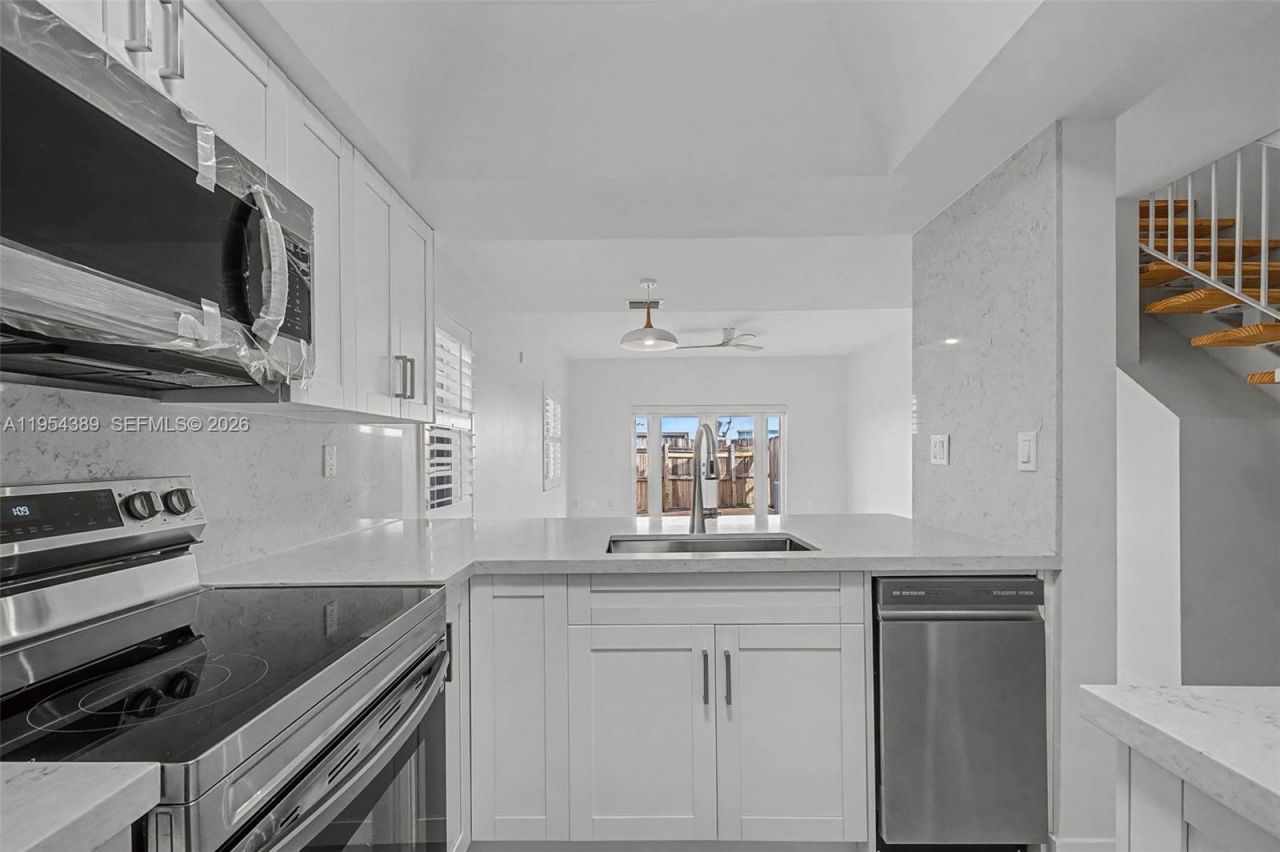 6560 SW 138th Ct, Unit 801, Miami, FL 33183 Photo