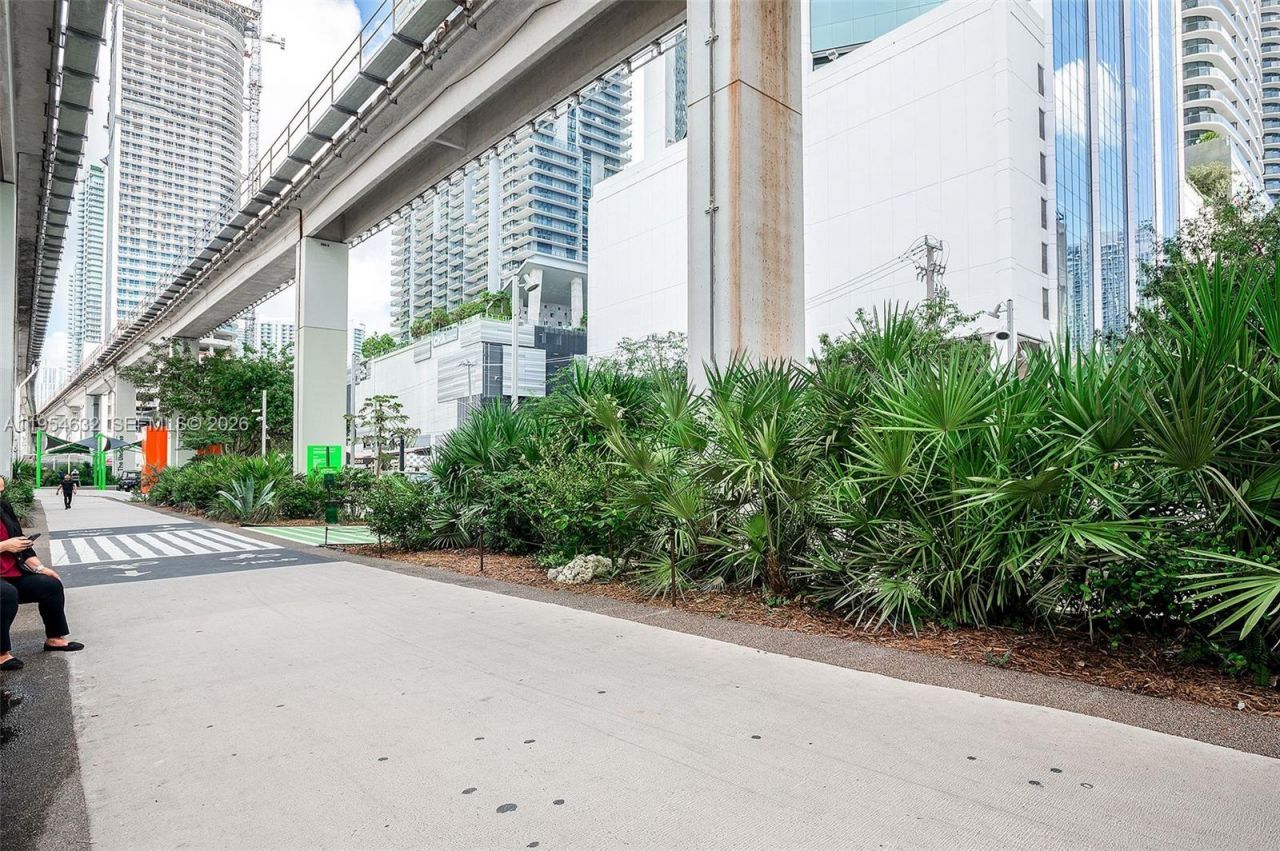 104 SW 9th St, Unit 1101, Miami, FL 33130 Photo