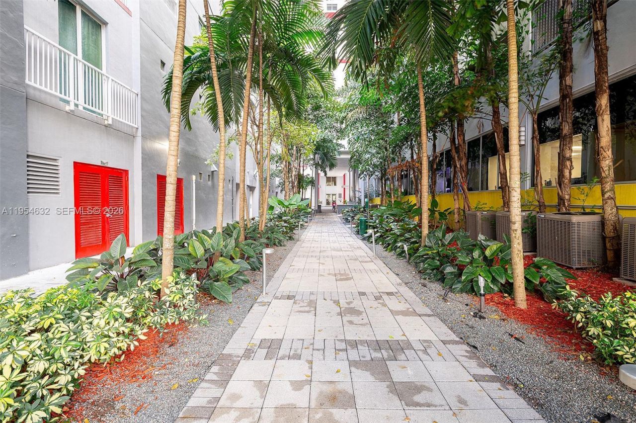 104 SW 9th St, Unit 1101, Miami, FL 33130 Photo