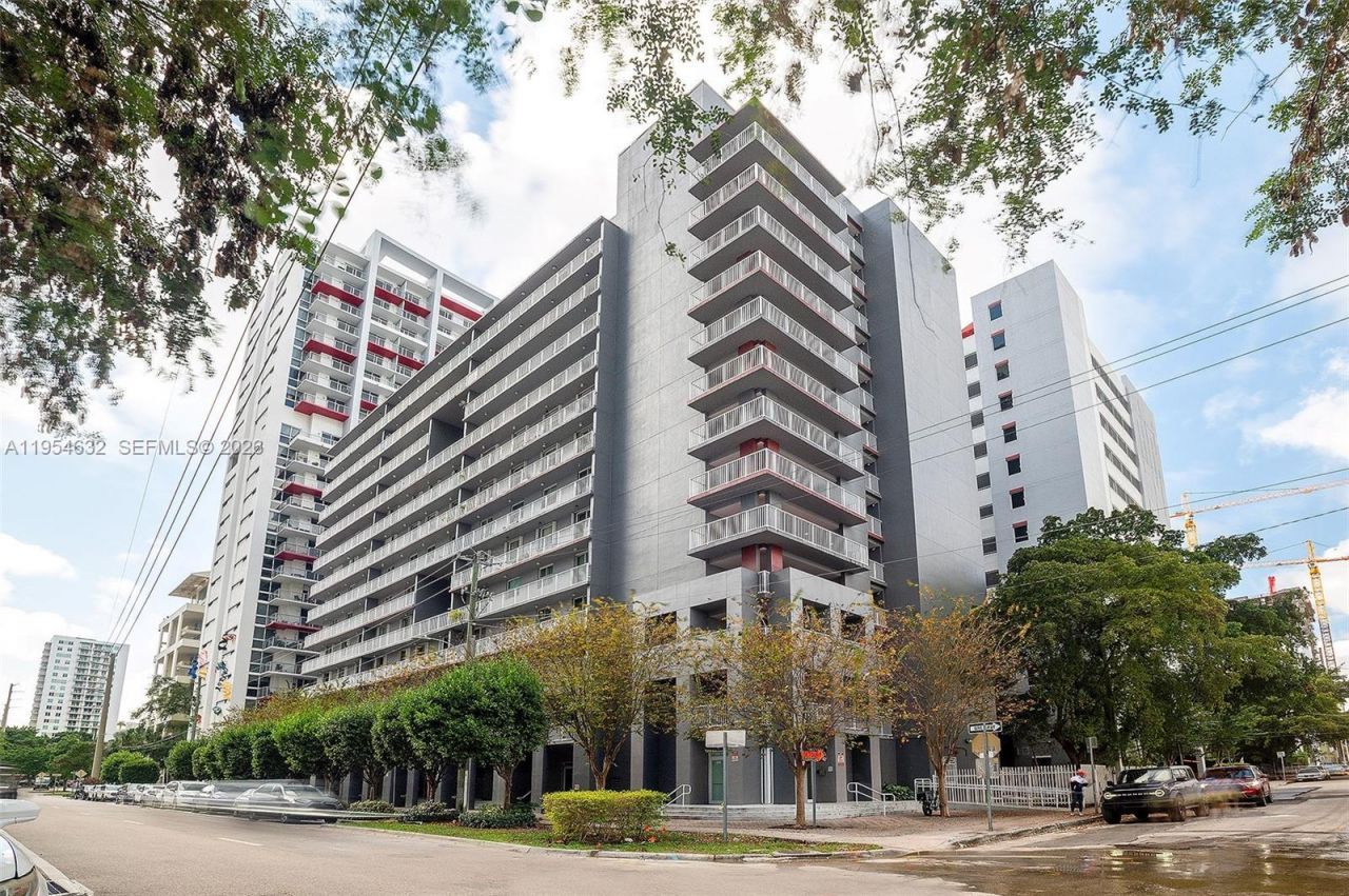 104 SW 9th St, Unit 1101, Miami, FL 33130 Photo
