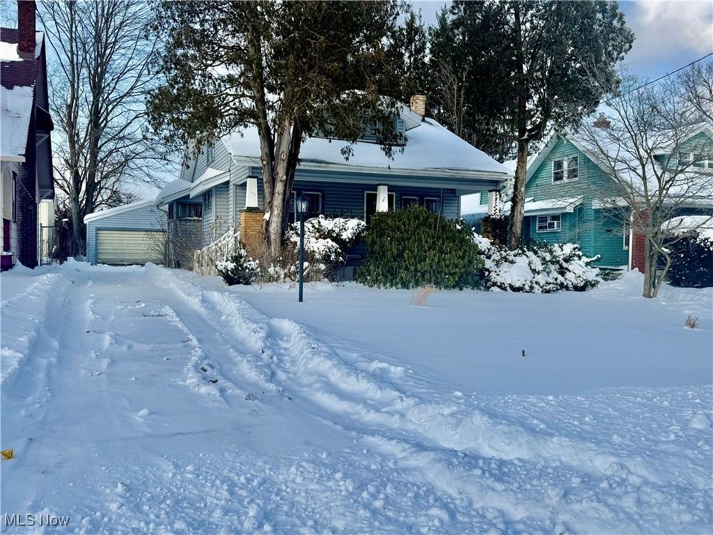 826 Woodford Avenue, Youngstown, OH 44511 Main Photo