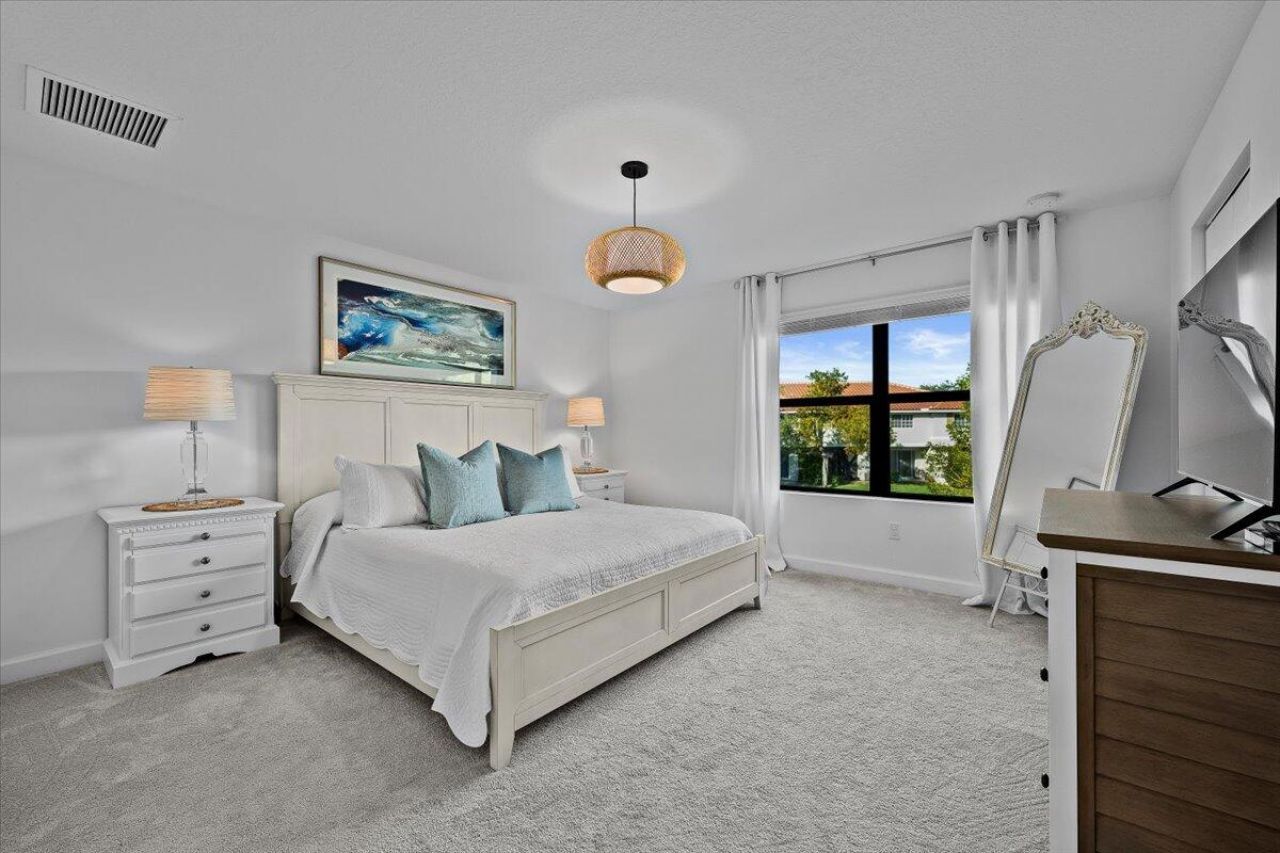 6013 Woods Edge Circle, Riviera Beach, FL 33410 Photo