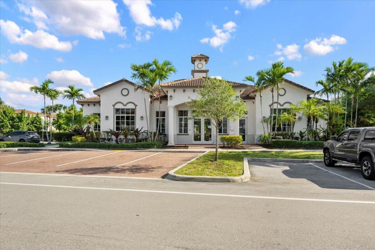 6013 Woods Edge Circle, Riviera Beach, FL 33410 Photo