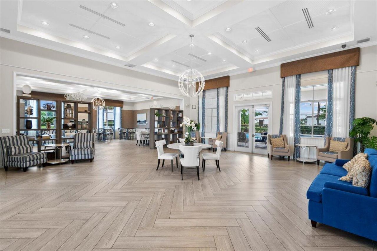 6013 Woods Edge Circle, Riviera Beach, FL 33410 Photo