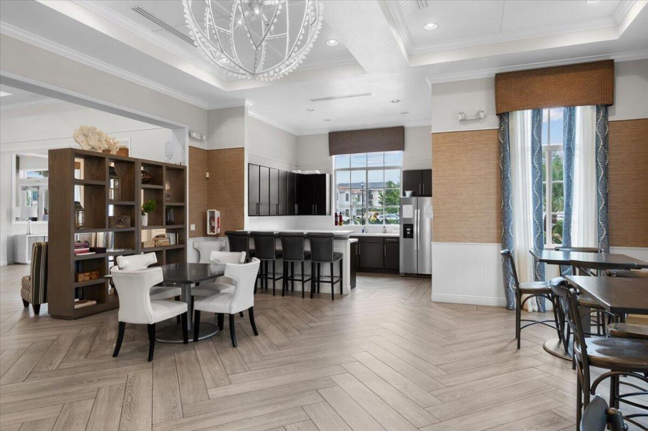 6013 Woods Edge Circle, Riviera Beach, FL 33410 Photo