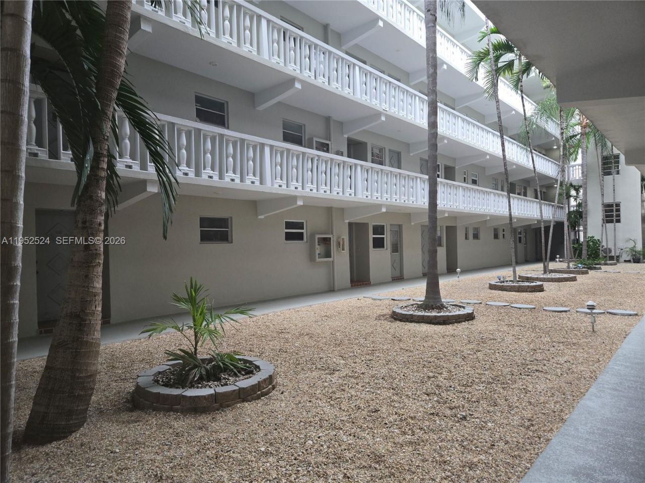 330 SE 2nd St , Unit 503H, Hallandale Beach, FL 33009 Photo