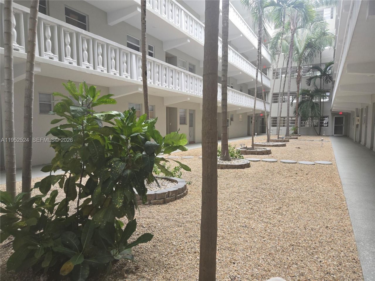 330 SE 2nd St , Unit 503H, Hallandale Beach, FL 33009 Photo