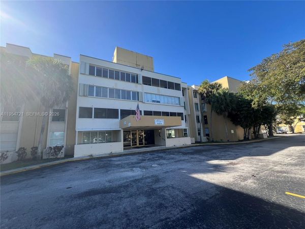 6911 SW 147 AV, Unit 1G, Miami, FL 33193