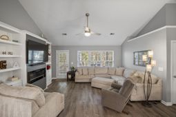 3370 Lindner Lane photo 4