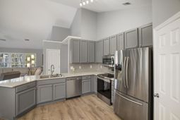 3370 Lindner Lane photo 4