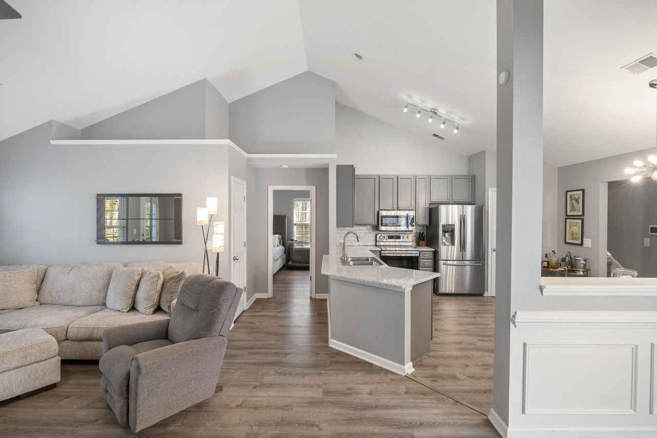 3370 Lindner Lane Photo 6