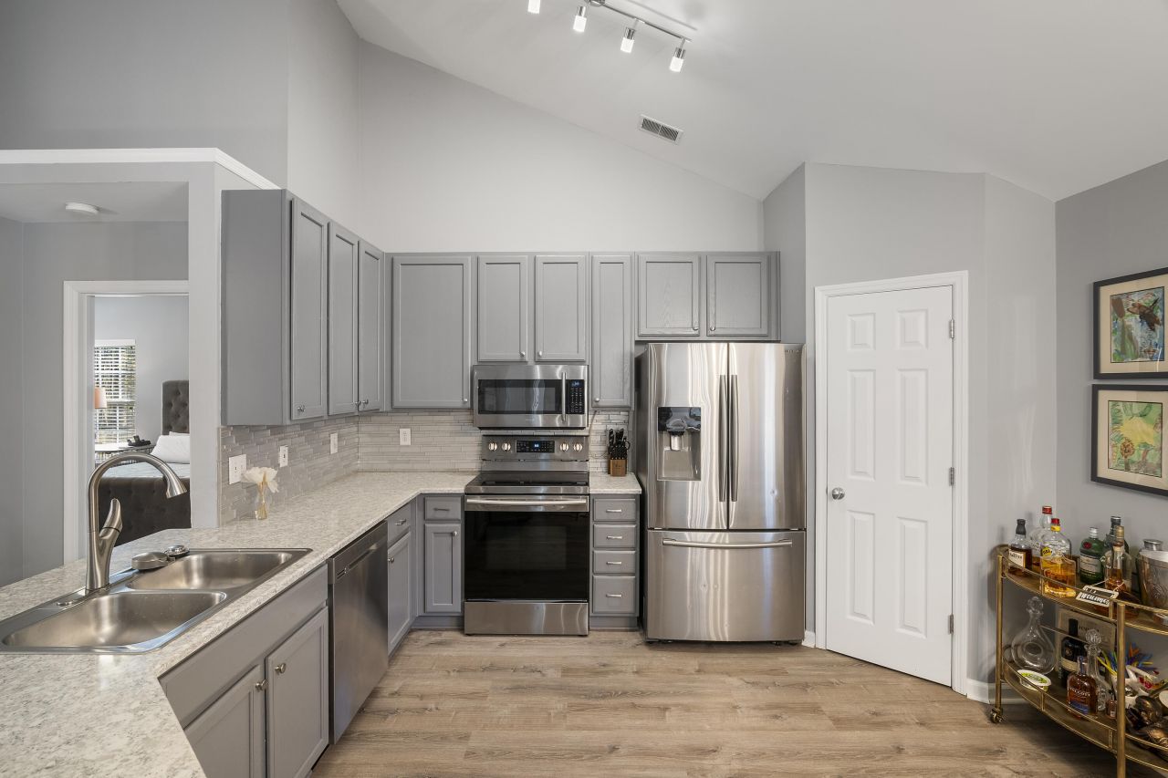 3370 Lindner Lane Photo 8