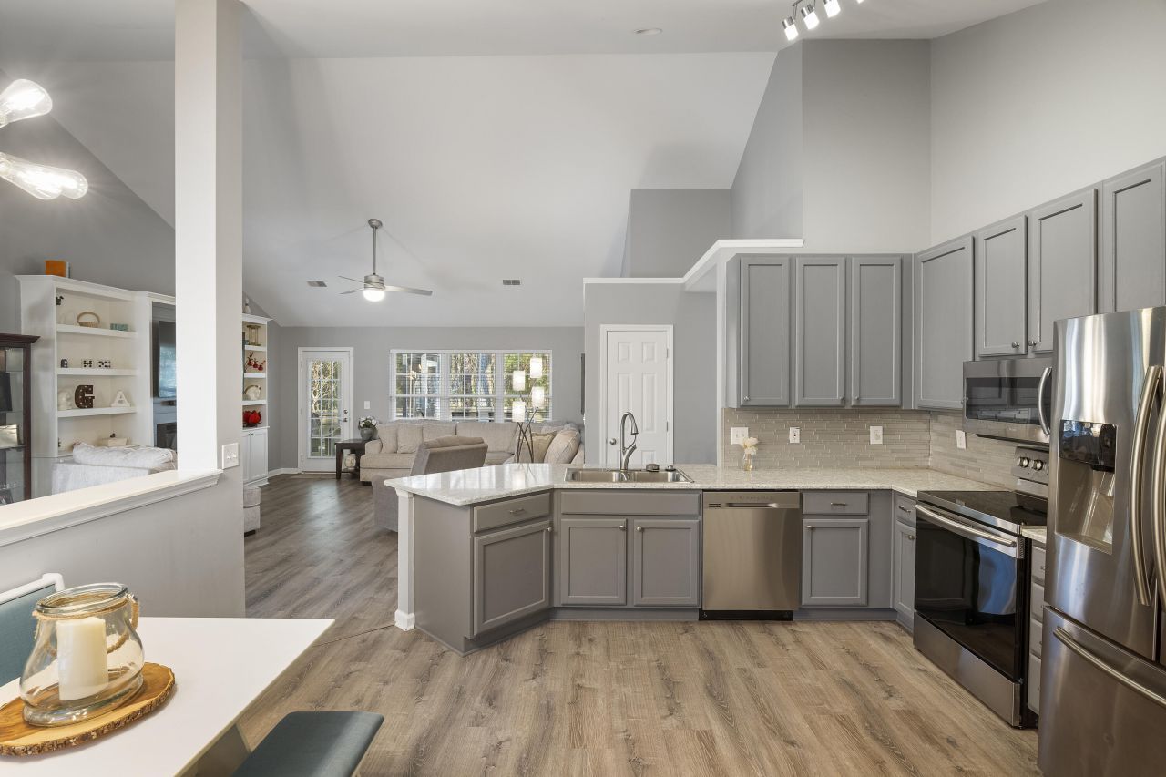 3370 Lindner Lane Photo 9