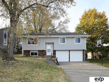 9804 S 20TH Street, Bellevue, NE 68123