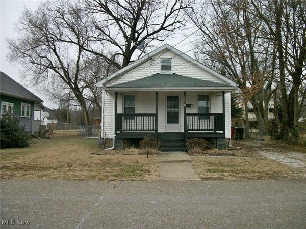 1310 Roselawn Avenue, Belpre, OH 45714