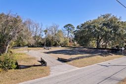 927 Lakeview Drive photo 4