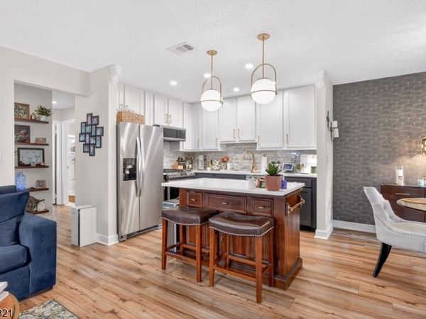 400 Daisy Ct, Jackson, NJ 08527