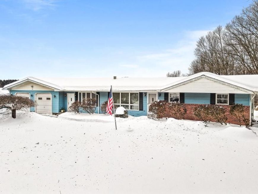 380 Cherry Lane Road, Bartonsville, PA 18321 Main Photo