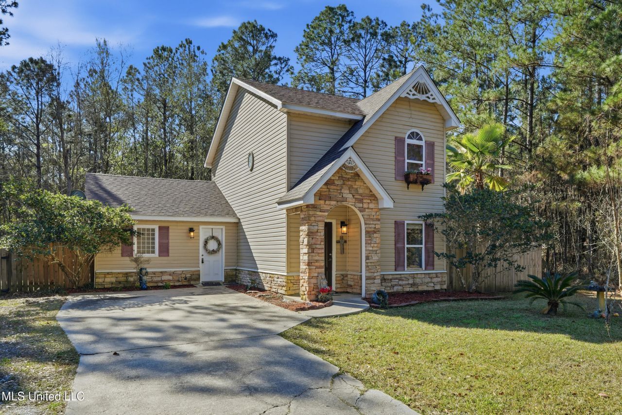 221 Music Street, Waveland, MS 39576 Main Photo