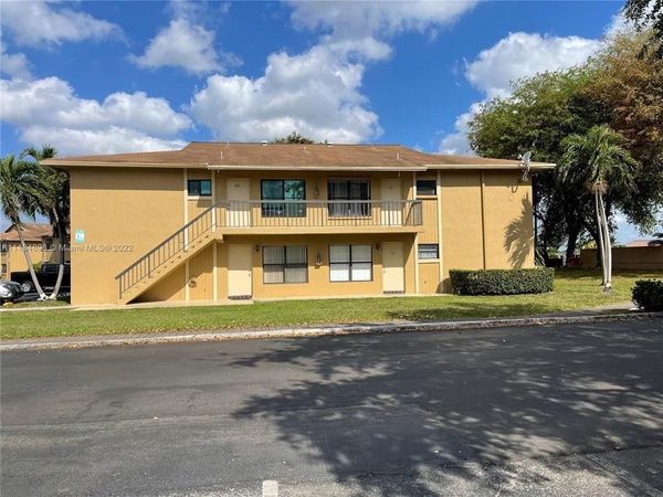 2605 W 67th Place, Unit 13-10, Hialeah, FL 33016