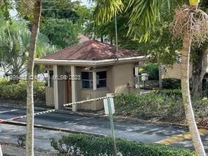 2605 W 67th Place, Unit 13-10, Hialeah, FL 33016 Photo