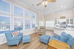 2255 Andover Way photo 4