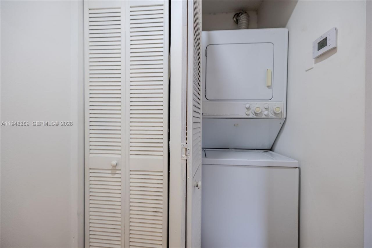 8013 Lake Dr , Unit 203, Doral, FL 33166 Photo