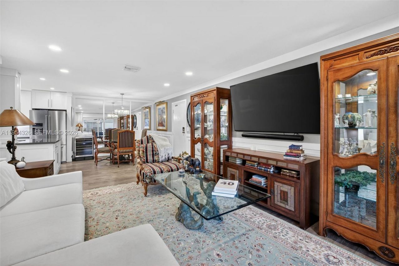 6471 Bay Club Dr, Unit 3, Fort Lauderdale, FL 33308 Photo