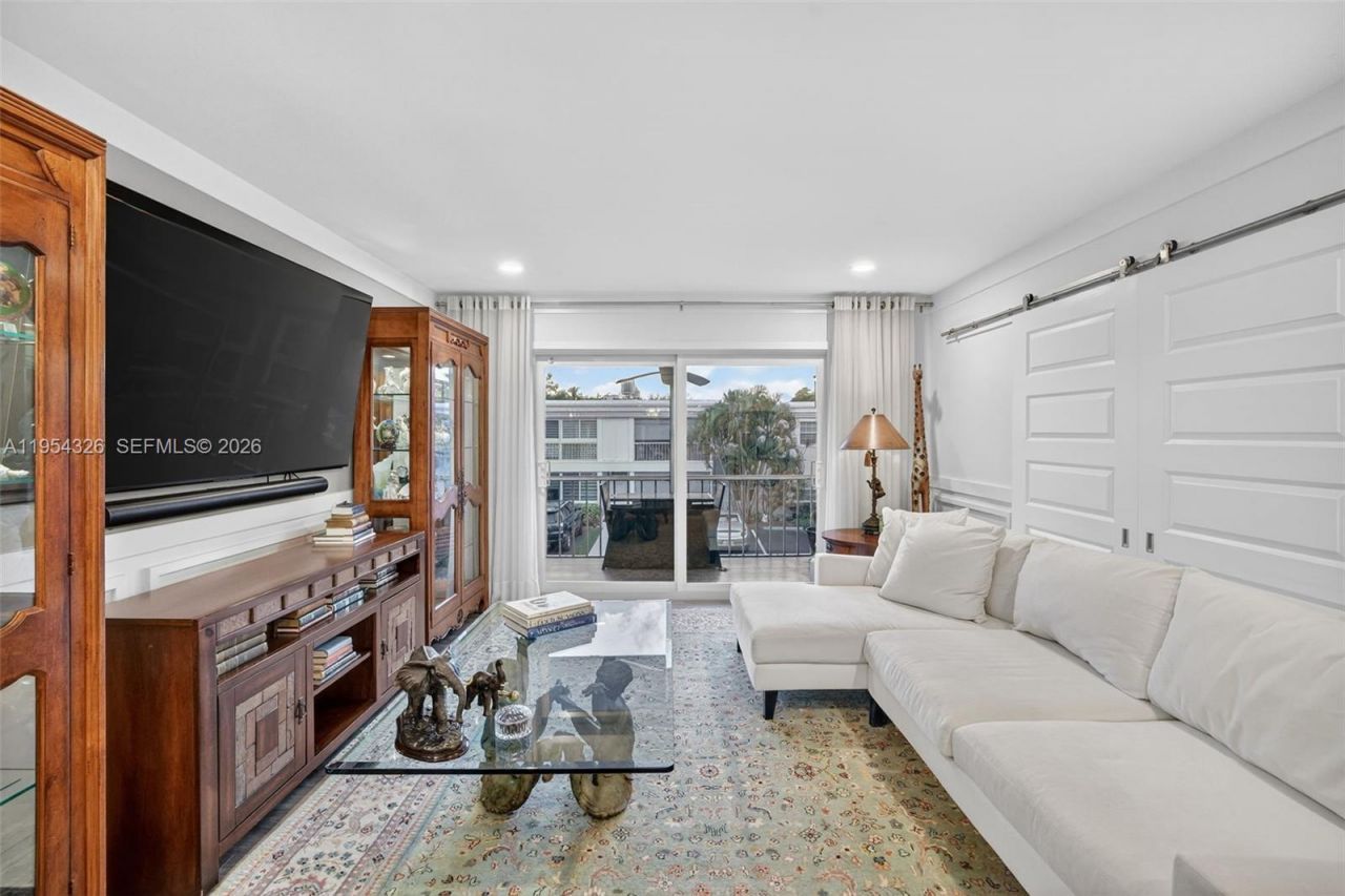 6471 Bay Club Dr, Unit 3, Fort Lauderdale, FL 33308 Photo