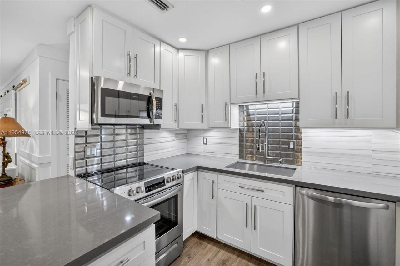 6471 Bay Club Dr, Unit 3, Fort Lauderdale, FL 33308 Photo