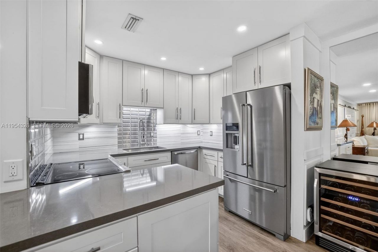 6471 Bay Club Dr, Unit 3, Fort Lauderdale, FL 33308 Photo