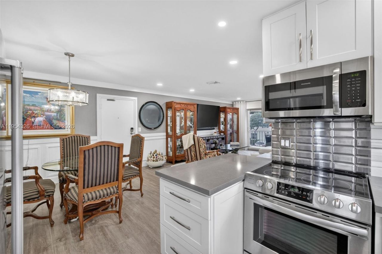 6471 Bay Club Dr, Unit 3, Fort Lauderdale, FL 33308 Photo