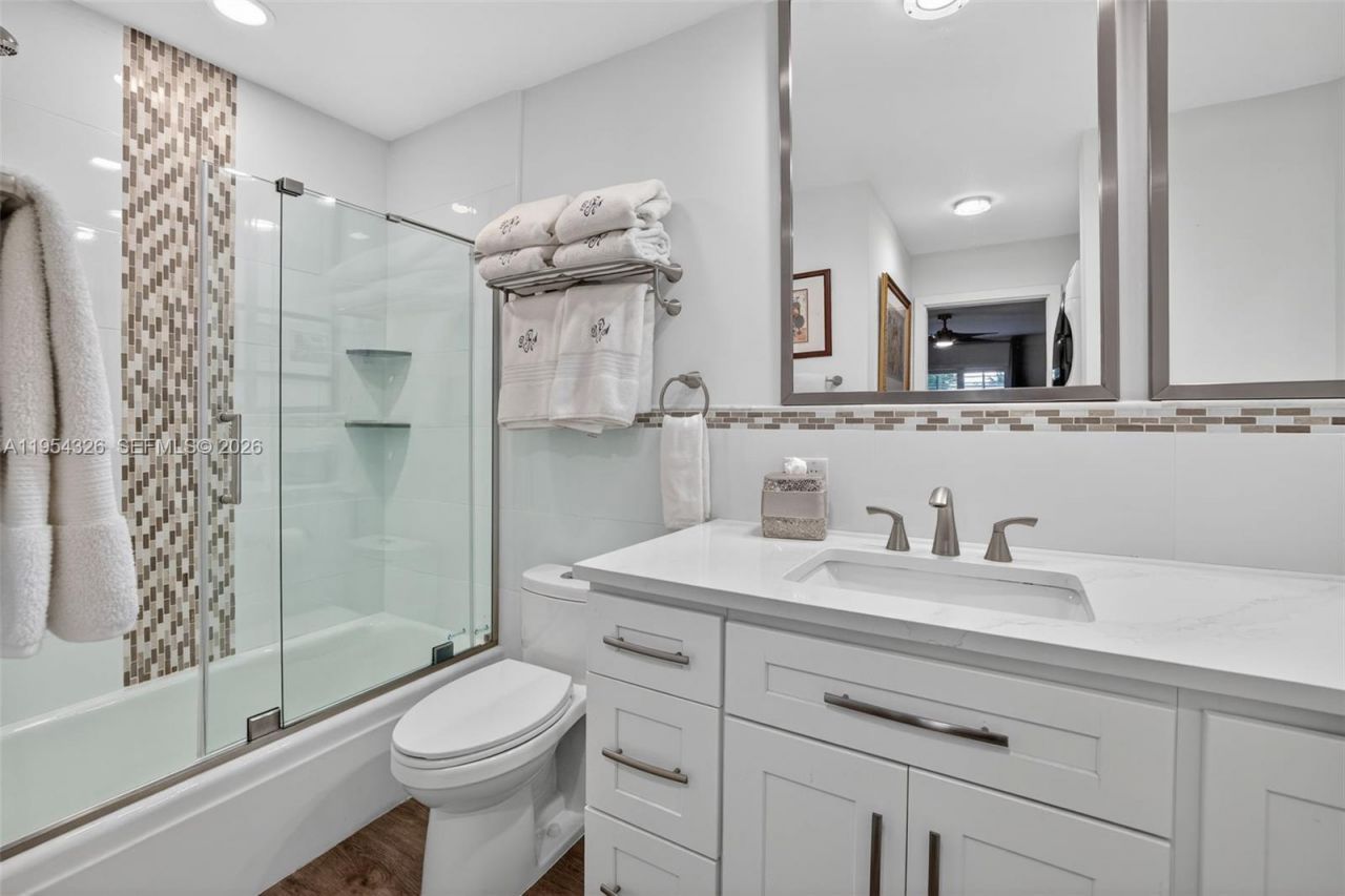 6471 Bay Club Dr, Unit 3, Fort Lauderdale, FL 33308 Photo