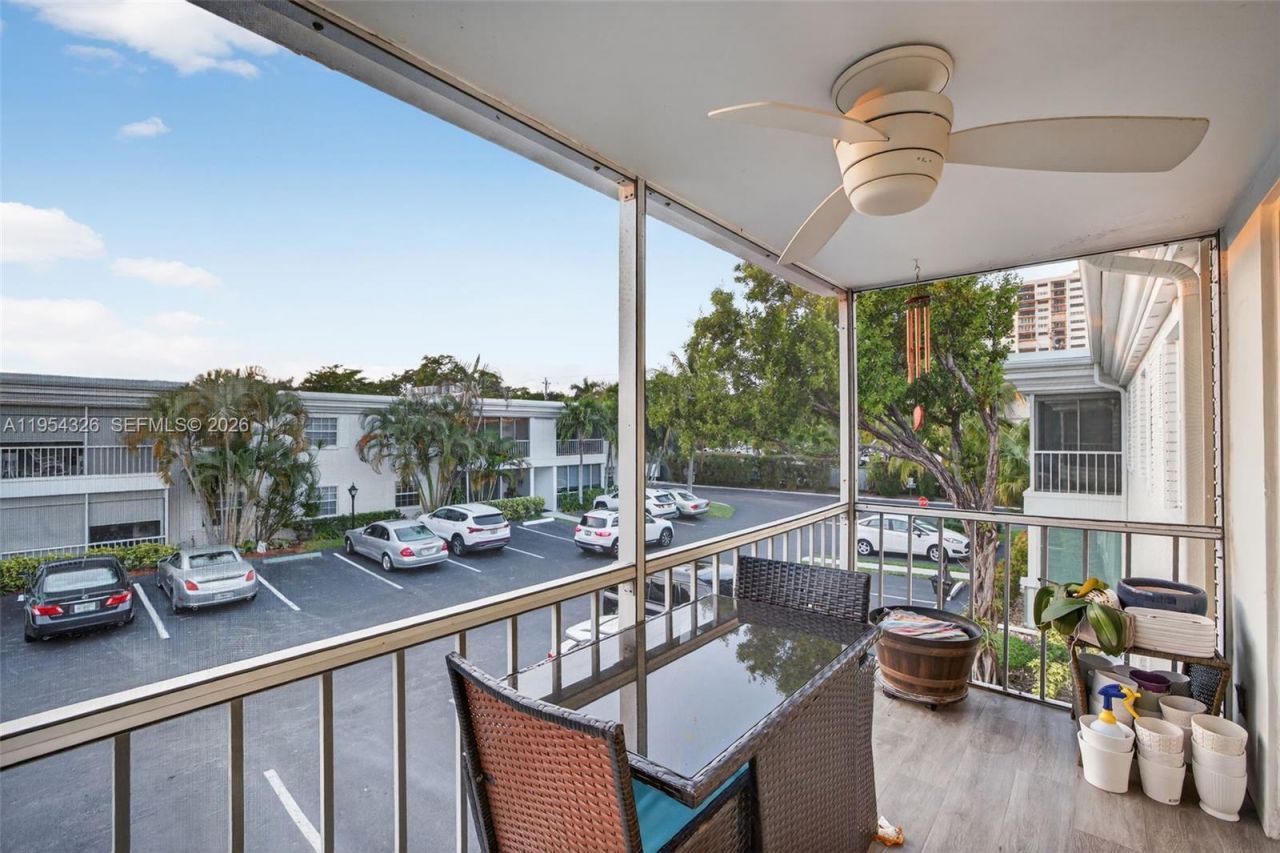 6471 Bay Club Dr, Unit 3, Fort Lauderdale, FL 33308 Photo