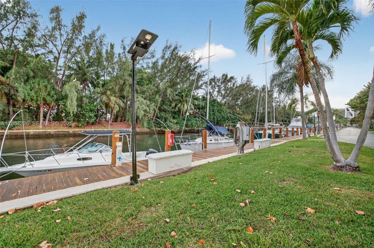 6471 Bay Club Dr, Unit 3, Fort Lauderdale, FL 33308 Photo