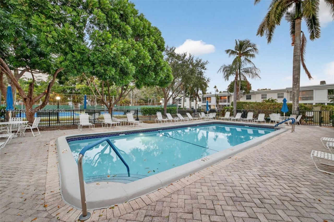 6471 Bay Club Dr, Unit 3, Fort Lauderdale, FL 33308 Photo