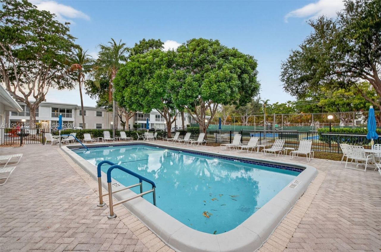 6471 Bay Club Dr, Unit 3, Fort Lauderdale, FL 33308 Photo