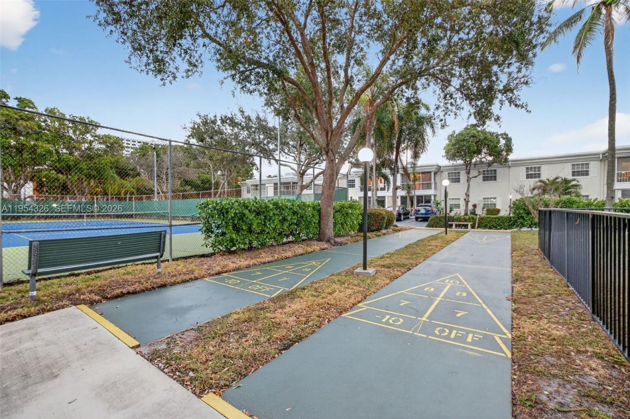 6471 Bay Club Dr, Unit 3, Fort Lauderdale, FL 33308 Photo