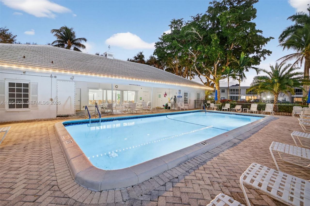 6471 Bay Club Dr, Unit 3, Fort Lauderdale, FL 33308 Photo