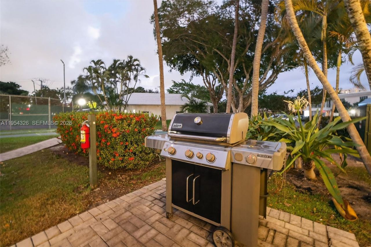 6471 Bay Club Dr, Unit 3, Fort Lauderdale, FL 33308 Photo