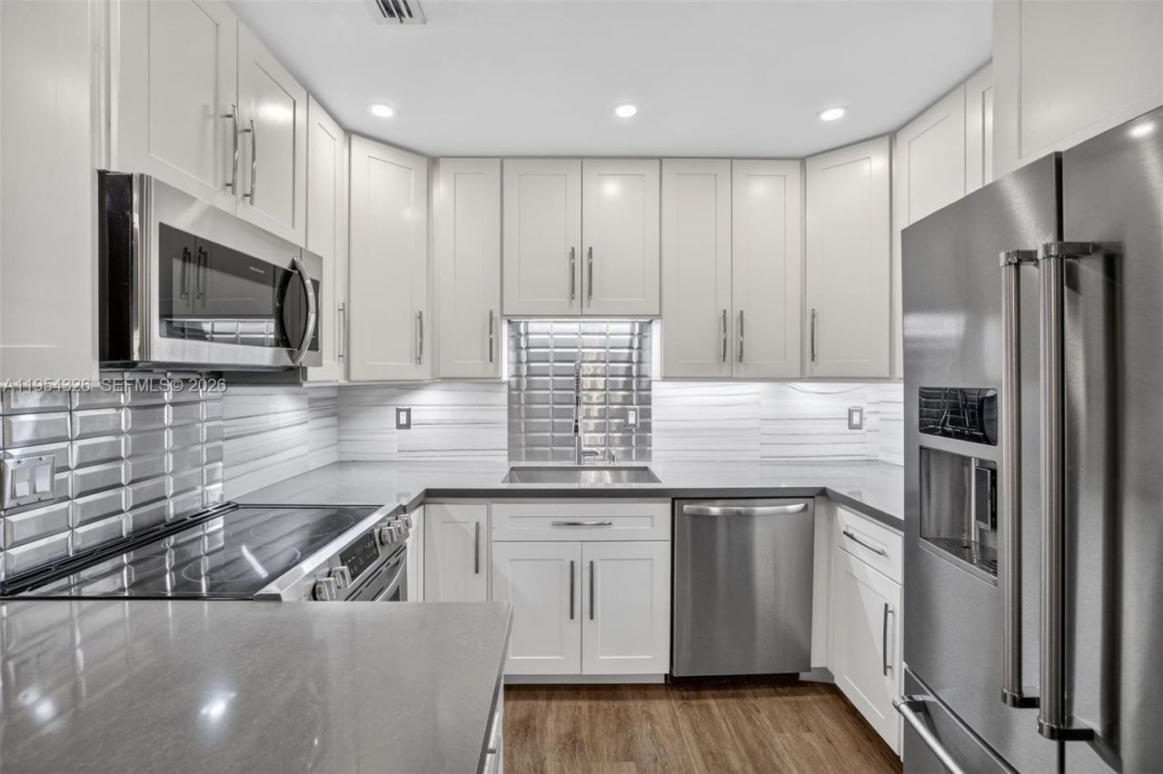 6471 Bay Club Dr, Unit 3, Fort Lauderdale, FL 33308 Photo