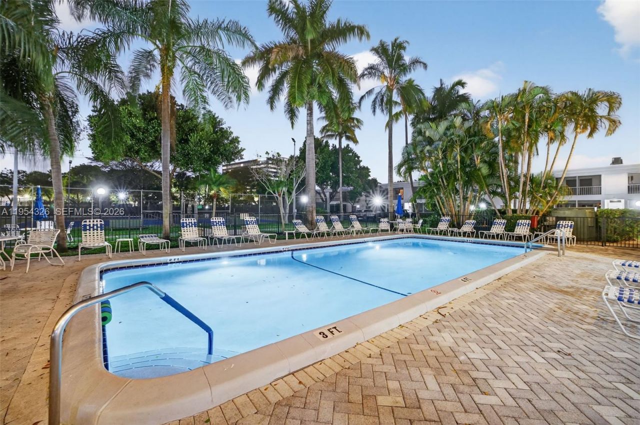 6471 Bay Club Dr, Unit 3, Fort Lauderdale, FL 33308 Photo