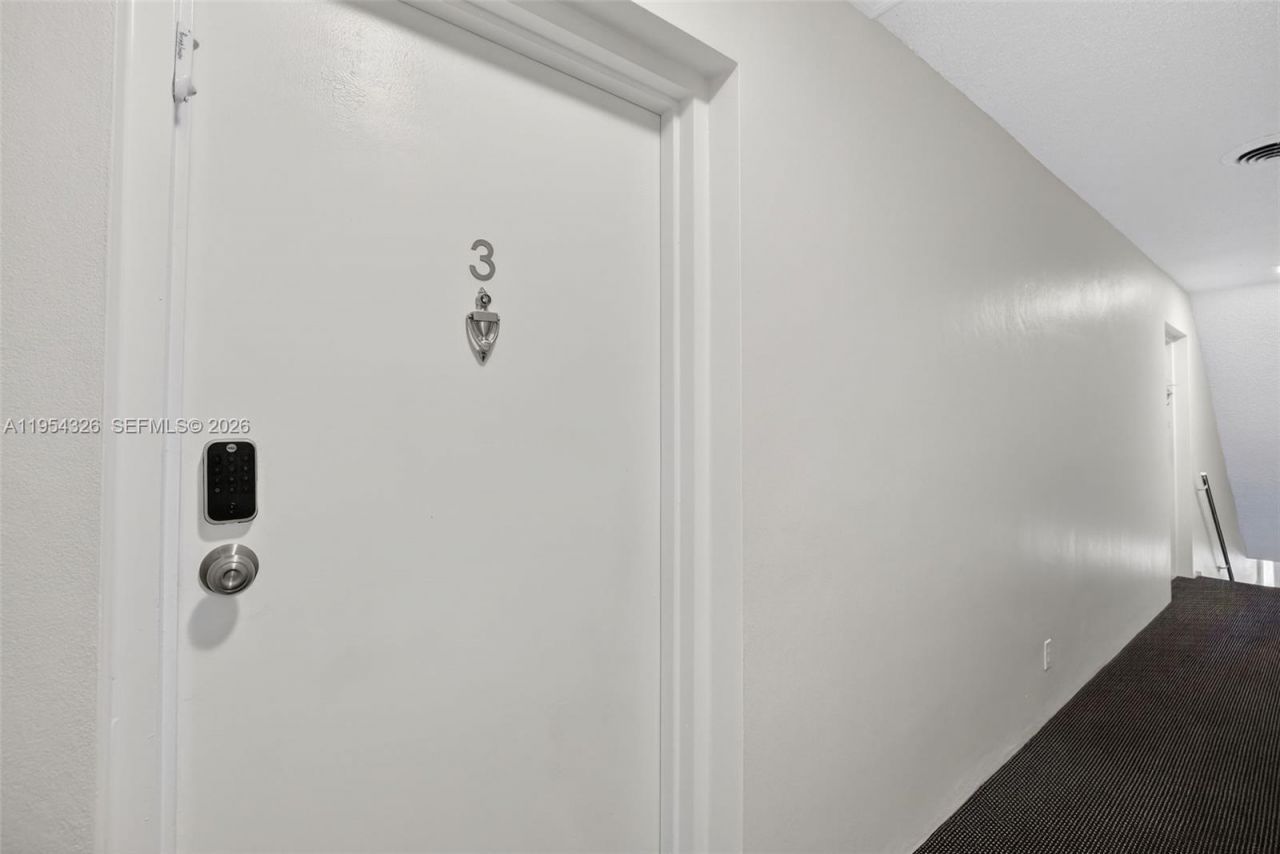 6471 Bay Club Dr, Unit 3, Fort Lauderdale, FL 33308 Photo