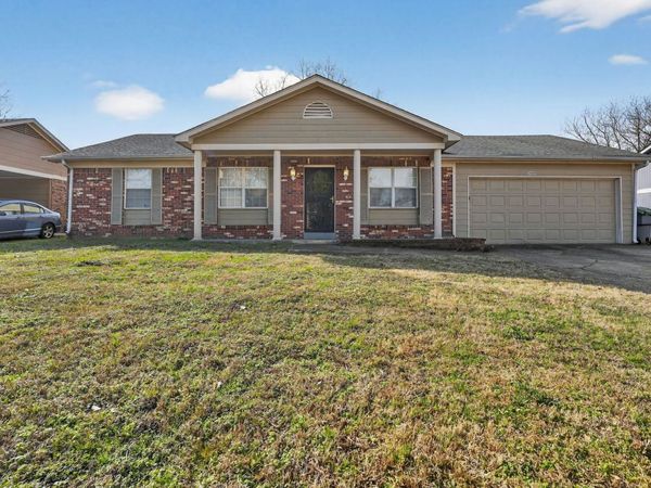 3989 BATTLEFIELD DR, Memphis, TN 38128