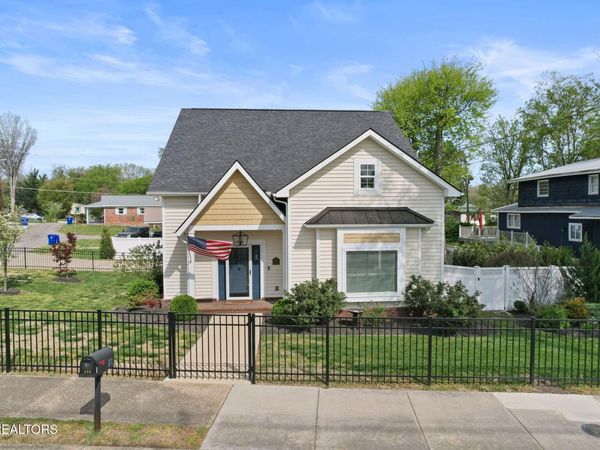 606 Eagle Bend Rd, Clinton, TN 37716