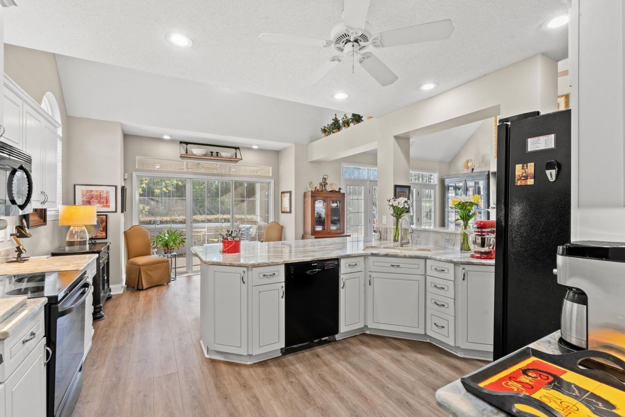 4946 Westwind Dr. Photo 12