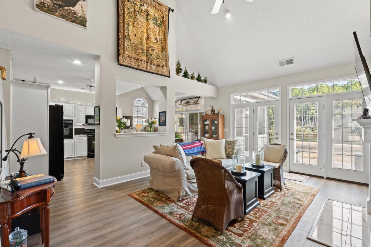 4946 Westwind Dr. Photo 6