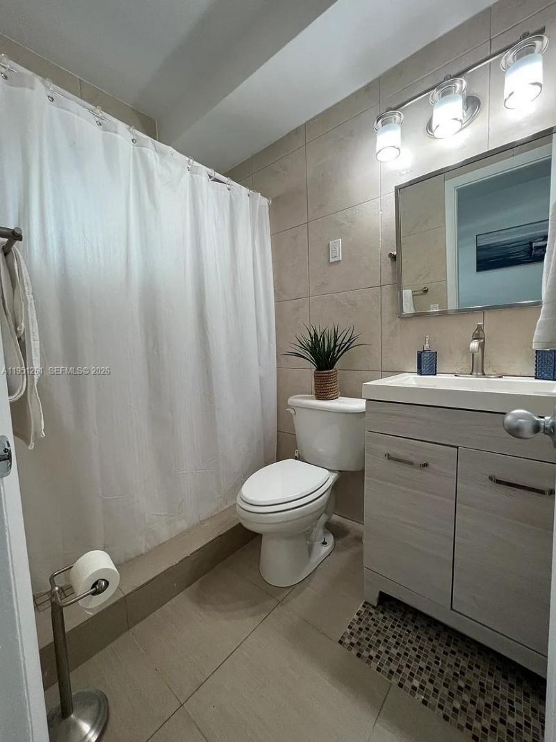 100 Sunrise Dr , Unit 5, Key Biscayne, FL 33149 Photo